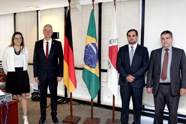 2_Belo-Horizonte_BMDG_Nach-Vertragsunterzeichnung_redu