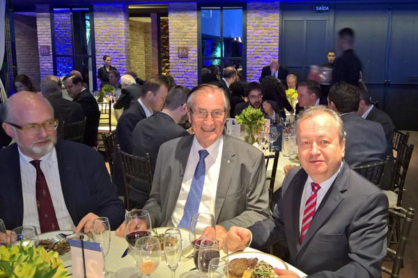 5_100-Jahre-AHK_Tischrunde-mit-HDB